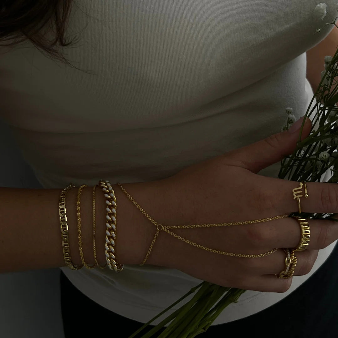 Lucia Hand Chain EVRY JEWELS