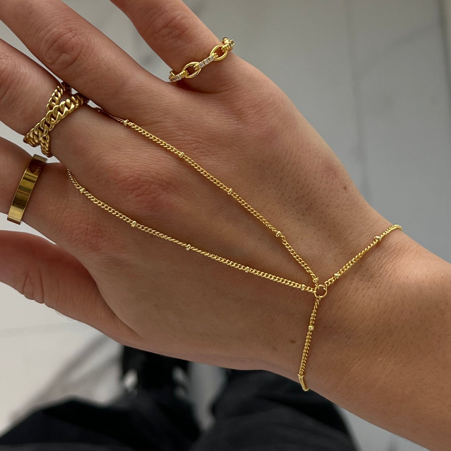 Isla Hand Chain EVRY JEWELS