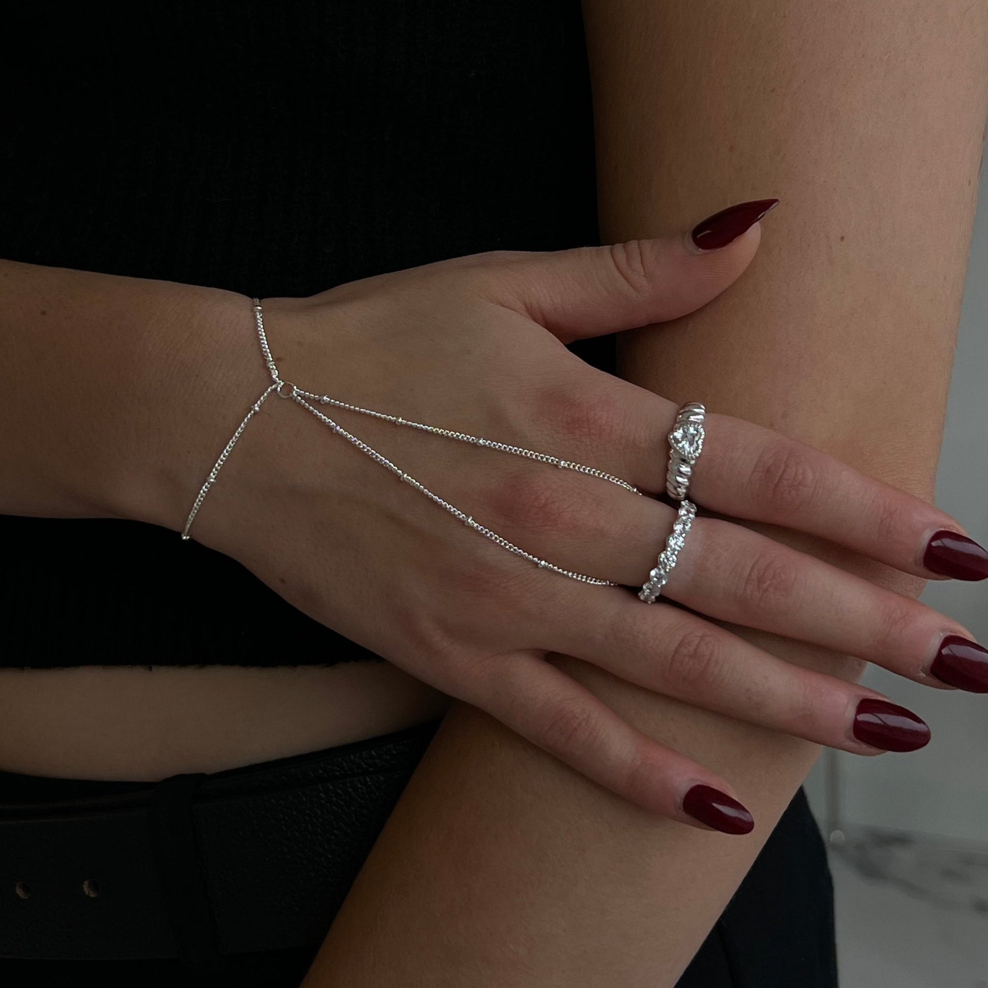 Isla Hand Chain EVRY JEWELS