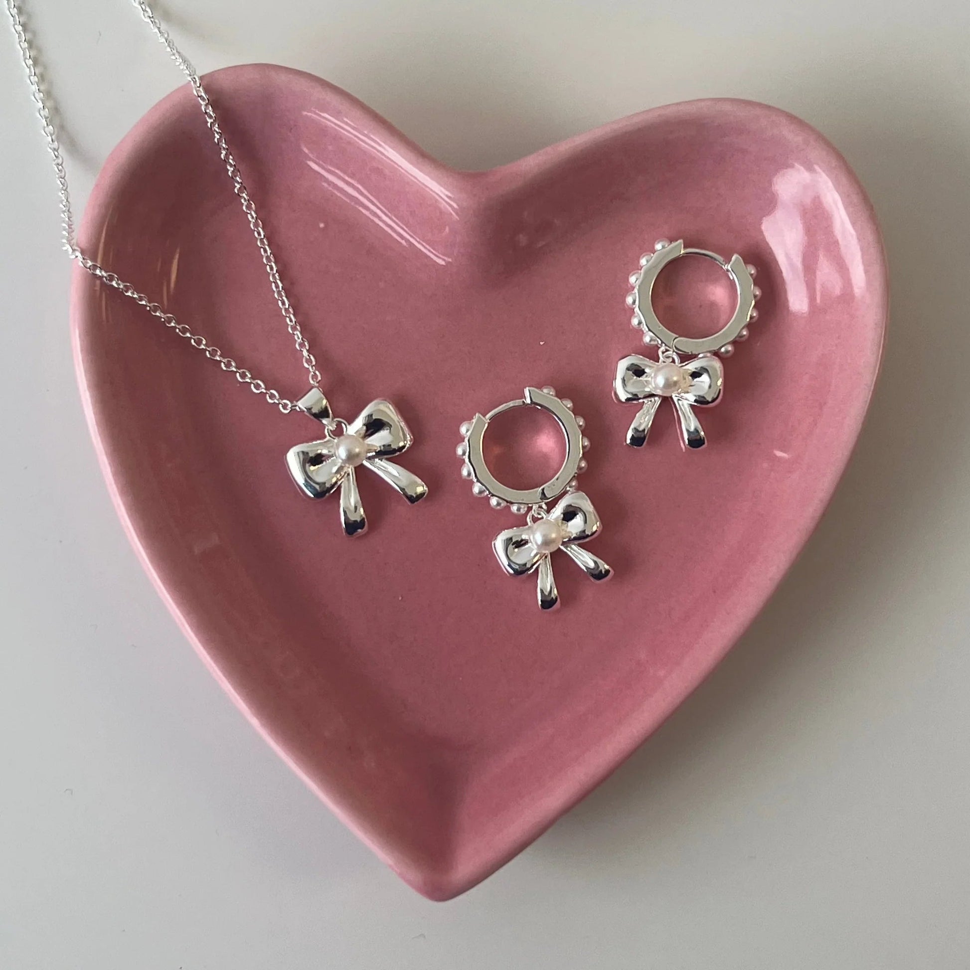 Put A Bow On It Earrings EVRY JEWELS